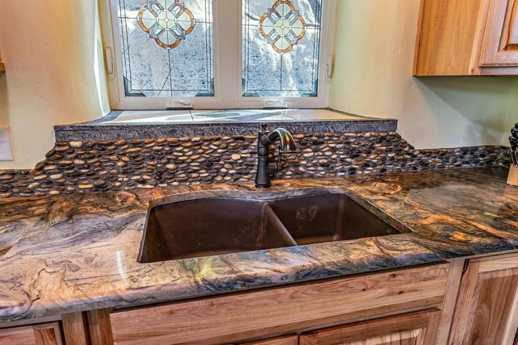 European Style Straw Bale Retreat Villa Ashland Luaran gambar